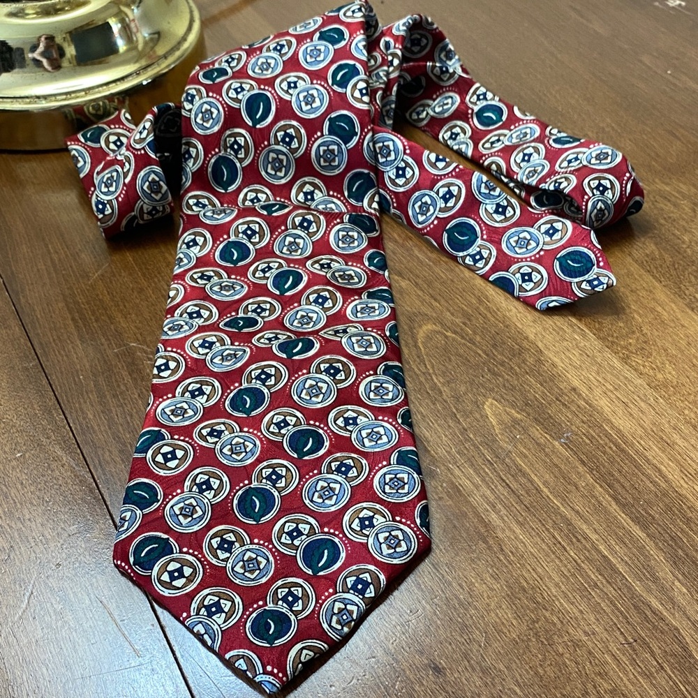 Boston Traders Red and Blue Geometric Tie